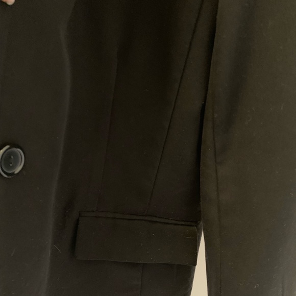 Blazer - Picture 4 of 4